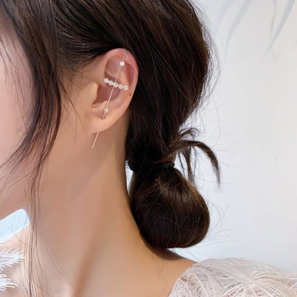 poshwithbon Jewelry - Trendy Gold Jeweled Ear Bone Clip Earring